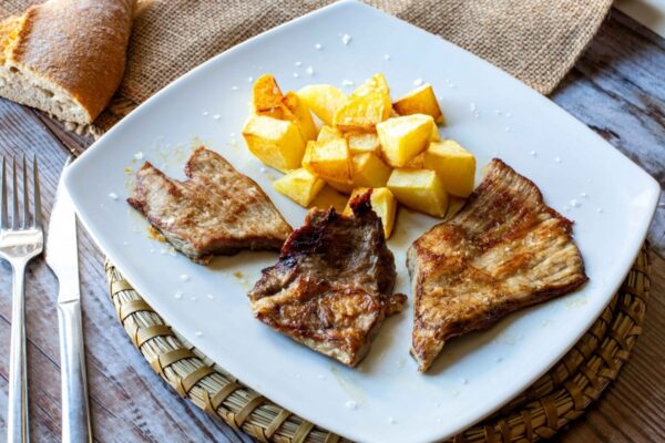Secreto a la Brasa con Patatas (Ración por Persona)