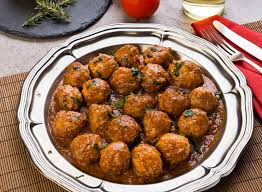 ALBONDIGAS EN SALSA