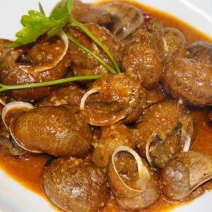 CARACOLES EN SALSA DE ALMENDRAS